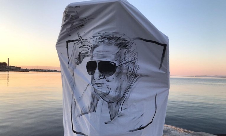 FOTO Stup splitskog HDZ-ovca prekriven plahtom sa Smojinim likom
