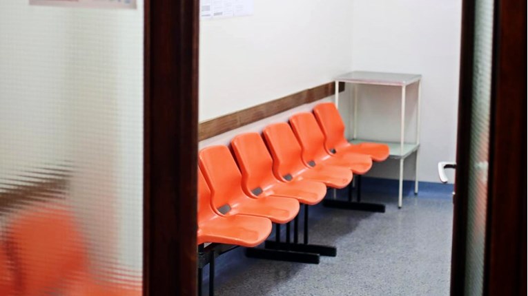 HZJZ pojasnio odluku Stožera oko covid-potvrda i odlaska liječniku