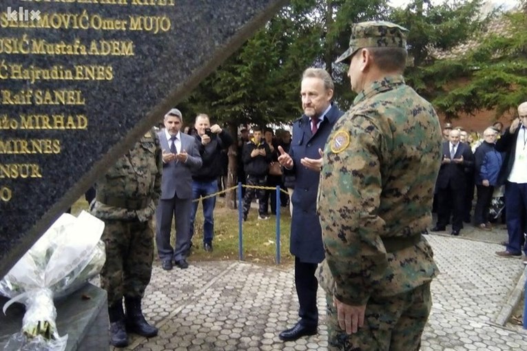 Izetbegović: BiH se mora naoružati. To će biti odgovor i Hrvatskoj i Srbiji