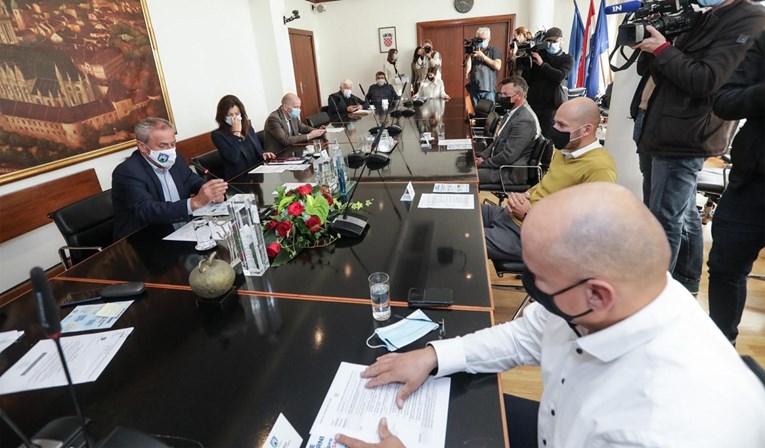 Zagrebački ugostitelji traže da se samo oni smiju natjecati za kućice na Adventu