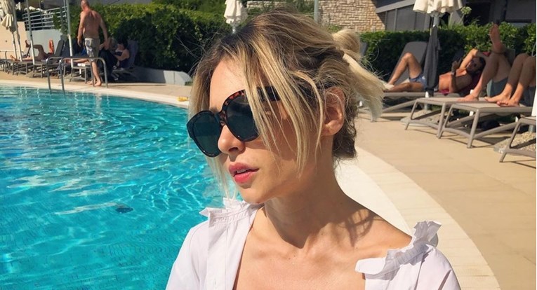 Anja Alavanja u badiću pokazala trudnički trbuh: "Gdje je žena, tu je magija"