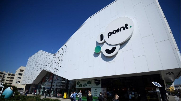 Izbio požar u shopping centru u Zagrebu, brzo je ugašen