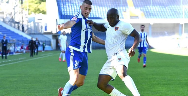 Napustili derbi Crne Gore jer im je sudac isključio trojicu i rasno vrijeđao crnca
