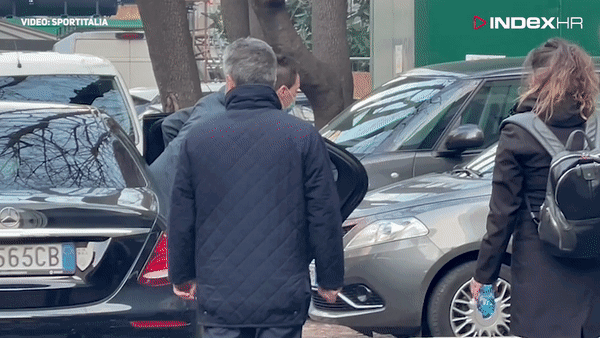 Mandžukić ipak neće danas potpisati za Milan. Evo gdje je zapelo