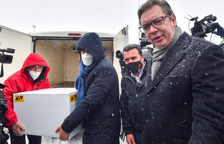 Vučić sutra dolazi u Sarajevo i donosi cjepivo?
