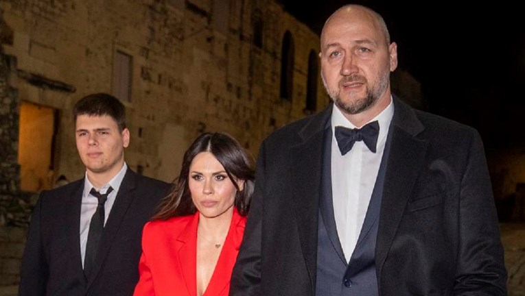 Viktorija Rađa objavila fotografiju sa svadbenog slavlja Hane i Graše