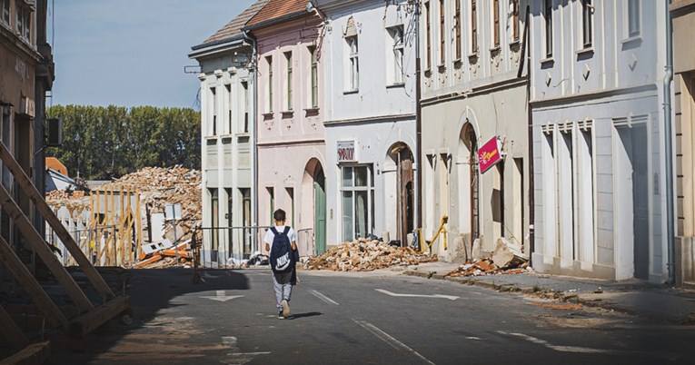 Pogledajte Petrinju 10 mjeseci nakon potresa: "Ostavili su nas da umremo"