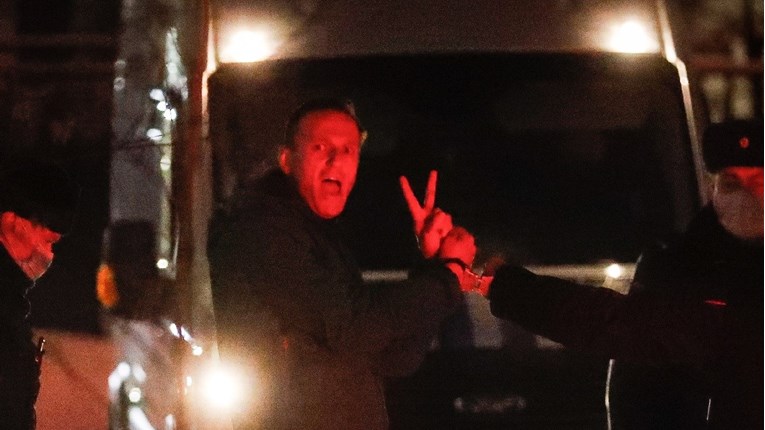 Uhićeni Navalnijevi suradnici, sutra se spremaju prosvjedi