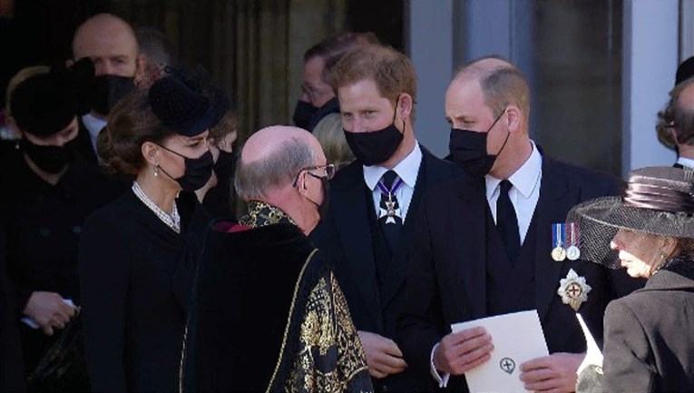 Čitači s usana otkrili što su William i Harry rekli jedan drugom nakon sprovoda