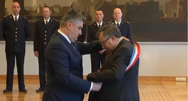 Milanović odlikovao kardinala Puljića Veleredom kralja Dmitra Zvonimira