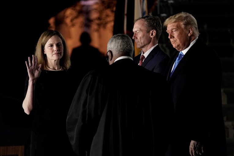Američki senat potvrdio kandidatkinju Amy Coney Barrett za Vrhovni sud