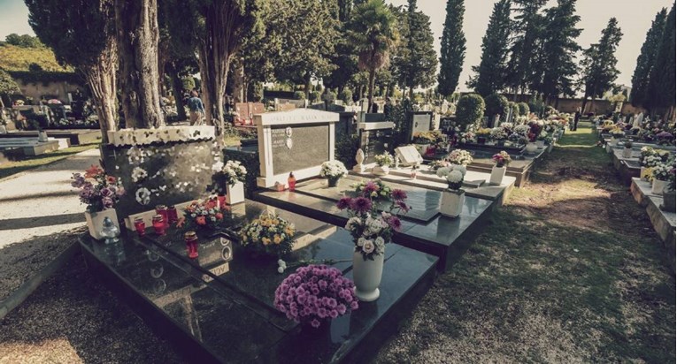 Zadranin na dan sprovoda saznao da ne pokapa majku, već nepoznatu ženu