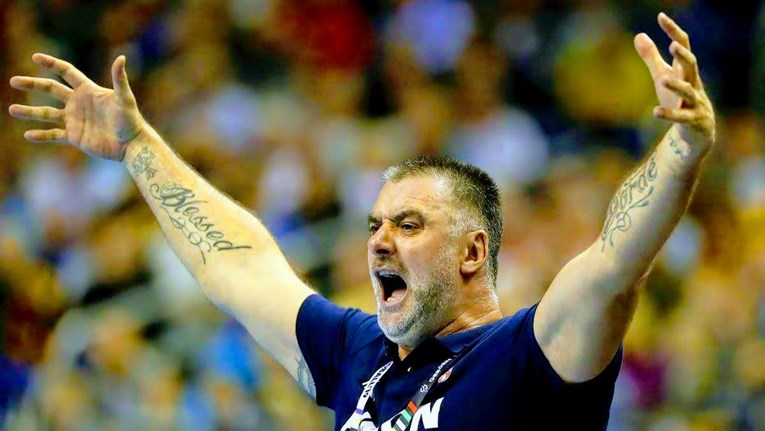 "Igrači otkazuju Srbiji, nitko nije uz nas. Da bar imamo navijače kao Hrvati"