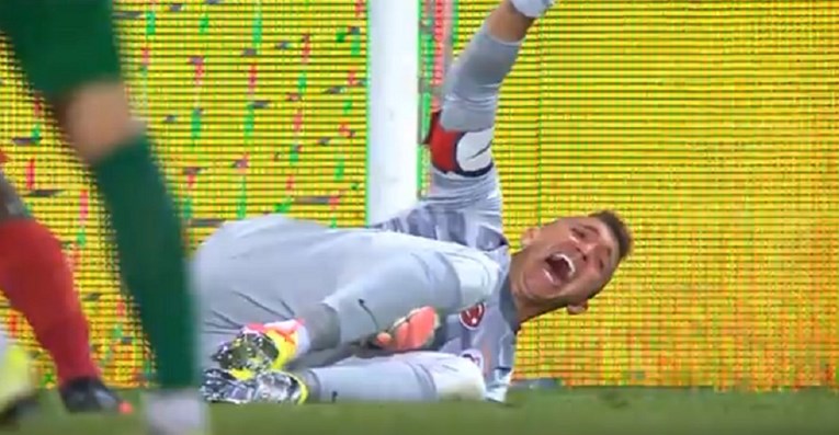 Strašna ozljeda legendarnog golmana: Sjajno obranio gol i doživio dvostruki prijelom
