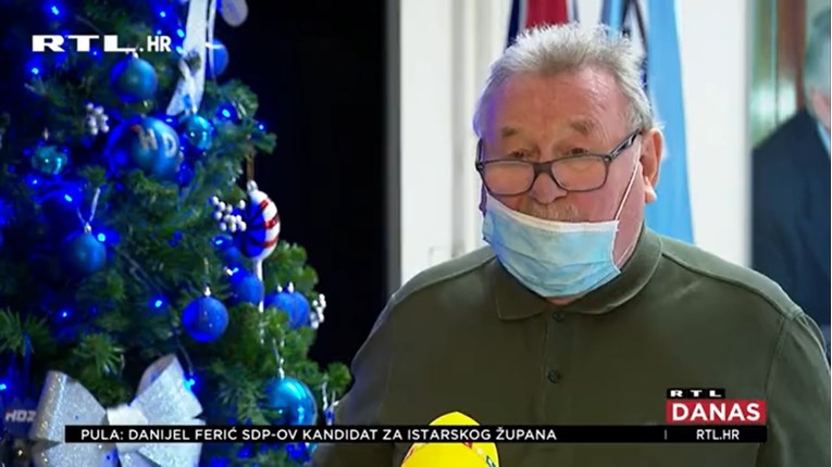 Trebate vidjeti kako je Vladimir Šeks stavio masku