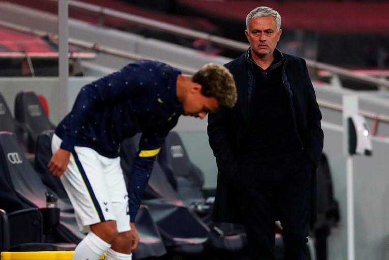 Mourinho suspendiran jer je predugo držao igrače u svlačionici