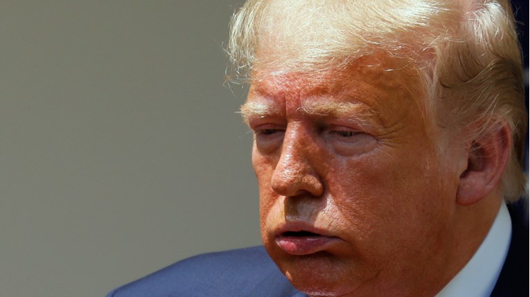 Trump želi zabraniti zahvat gušenja zbog kojeg je umro George Floyd