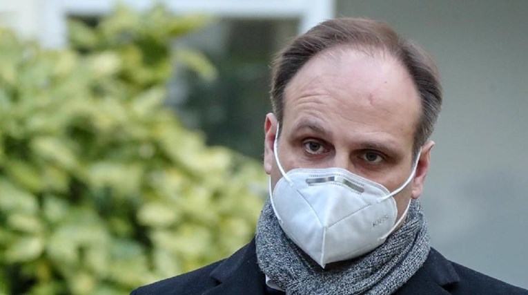 Ministarstvo o Frka-Petešiću: Ima pravo na državni stan neovisno o prebivalištu