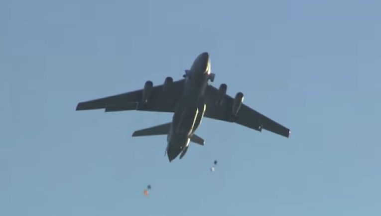 Ukrajinci tvrde da su srušili ruski Iljušin-76, navodno je prevozio padobrance