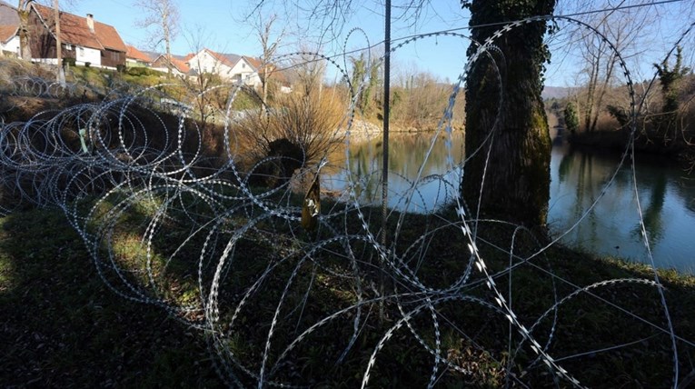 Slovenija produžuje bodljikavu žicu na granici s Hrvatskom
