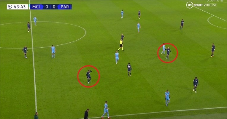 Neymar je izgubio loptu pa mu je suigrač poručio da smiri igru. Tada je krenula svađa