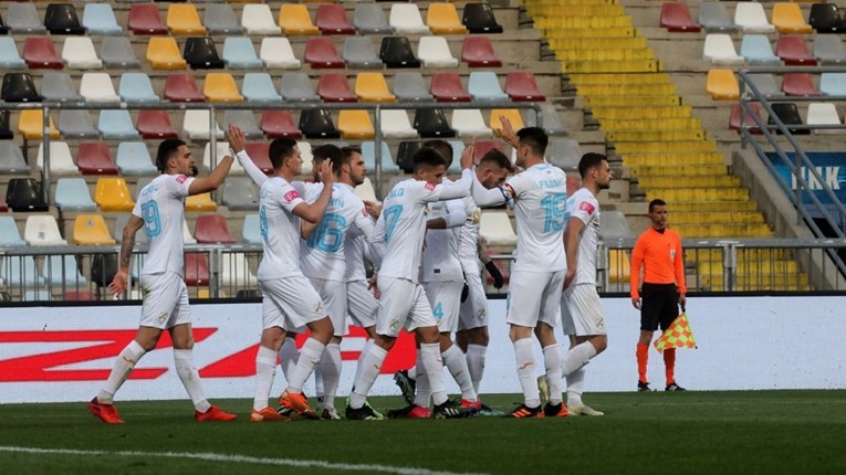 RIJEKA - LOKOMOTIVA 3:0 Rijeka deklasirala goste i stigla na bod zaostatka za Goricom