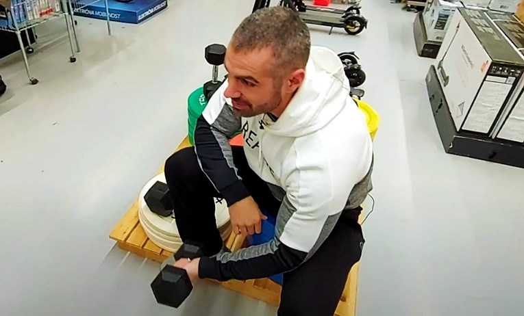 Poznati fitness trener otkriva kojih vam 5 stvari treba za kućnu teretanu