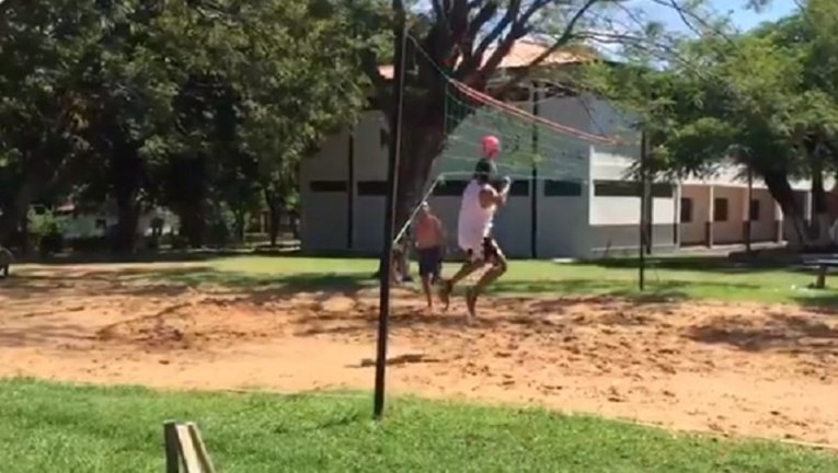 Pojavila se nova snimka Ronaldinha iz zatvora