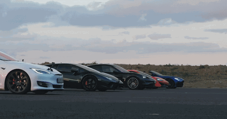 VIDEO Lamborghini u utrci ubrzanja protiv ostatka svijeta