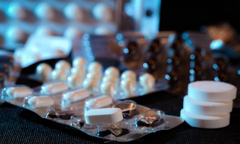 EMA će odobriti novi lijek za koronavirus?