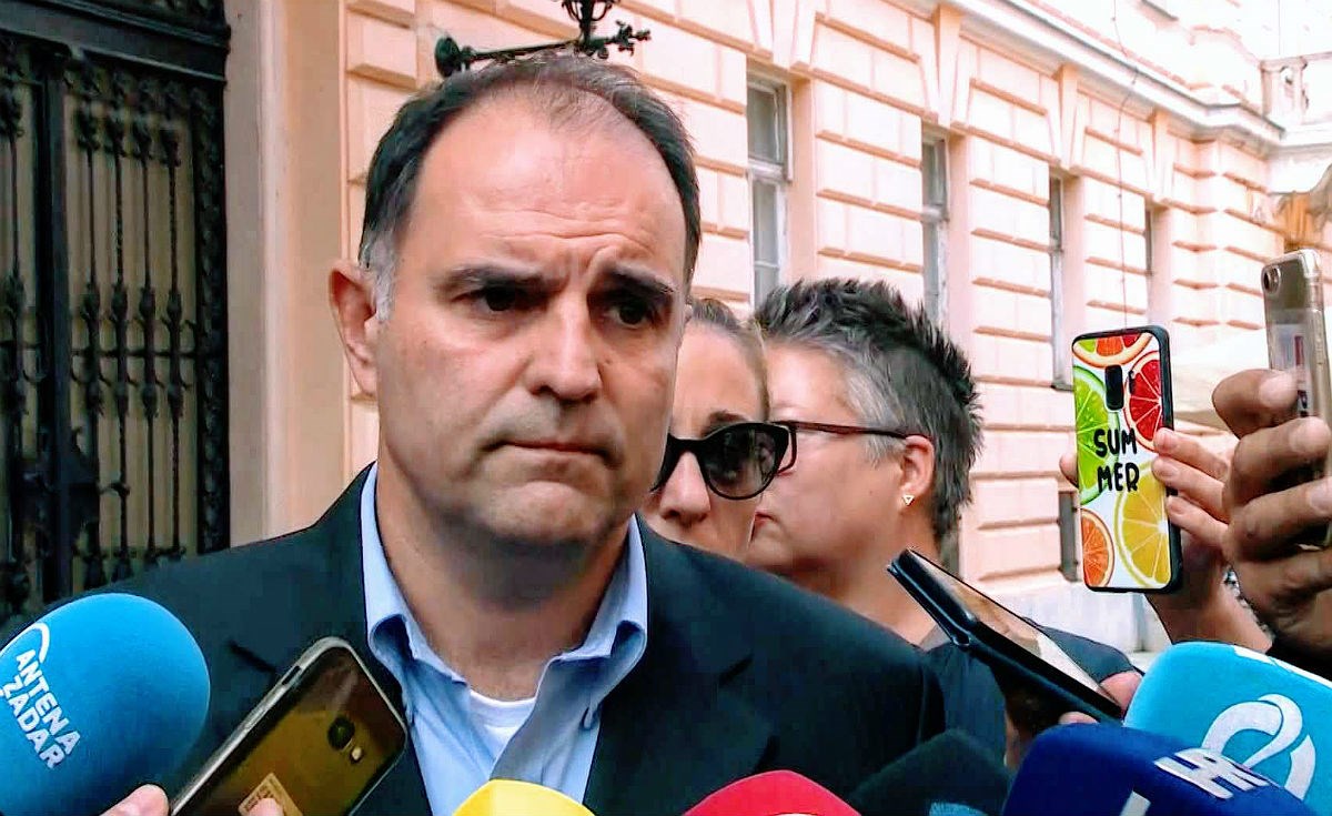 je 16-godišnjakinja koja je u vezi s 20-godišnjakom web mjesta za upoznavanje greenville nc