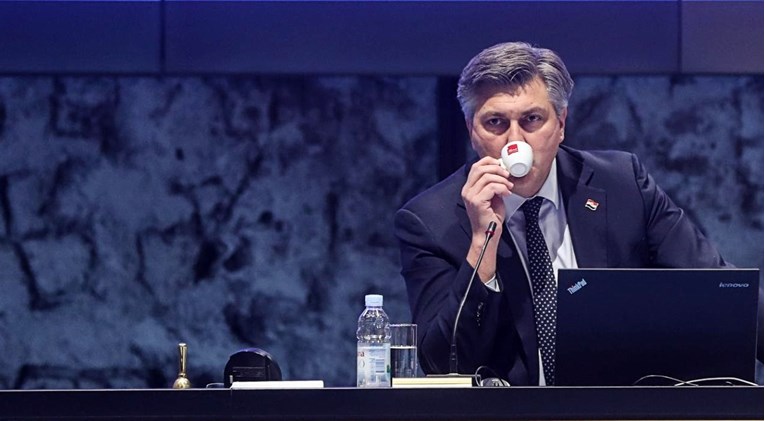 Zašto crkve ostaju otvorene? Plenković: Niste slušali, nema zborova u crkvama