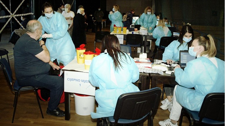 U Rijeci se nastavlja masovno cijepljenje. Iskoristit će se oko 4000 doza