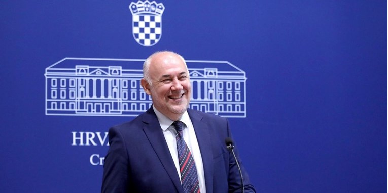 Šef u Vinogradskoj prima 15.557 kuna, a ne dolazi na posao. U saboru je