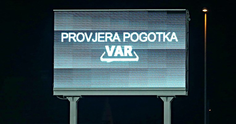 FOTO Riječani se sprdaju na svoj račun nakon drame s VAR-om