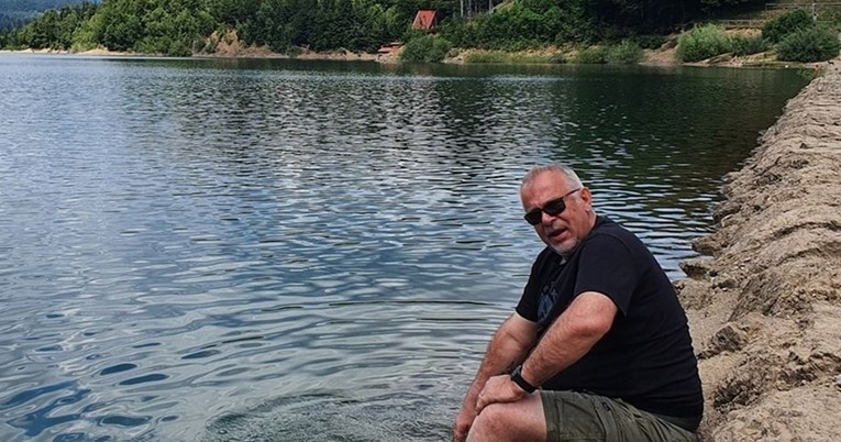 Šprajc objavio snimke s kupanja pa poručio: Izgledam kao onemoćala morska neman