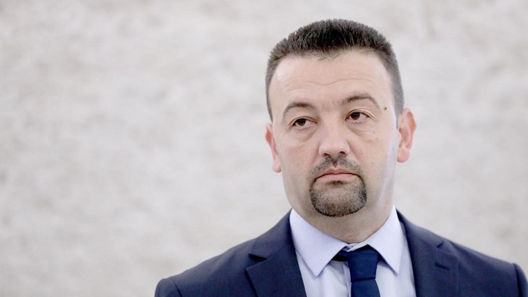 Suverenist: Bojim se da će prednost kod posvajanja imati homoseksualni parovi