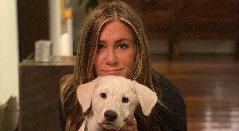 Tim Jennifer Aniston demantirao glasine da glumica posvaja djevojčicu