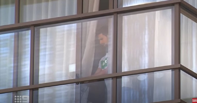Pogledajte Đokovića u najstrožoj sportskoj karanteni. Ovako izgleda izolacija na AO-u