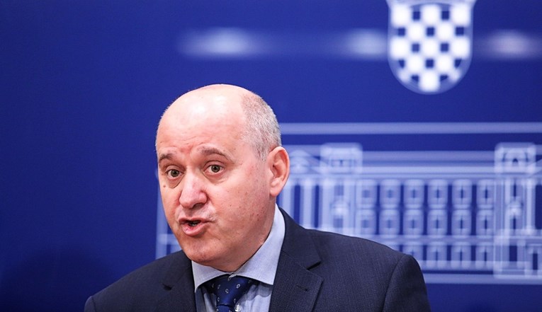 HDZ-ovac Bačić ne želi potpunu zabranu ustaškog pozdrava