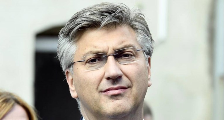 Saborske i vladine mirovine u pet godina porasle 2275 kuna, a radničke 479 kuna