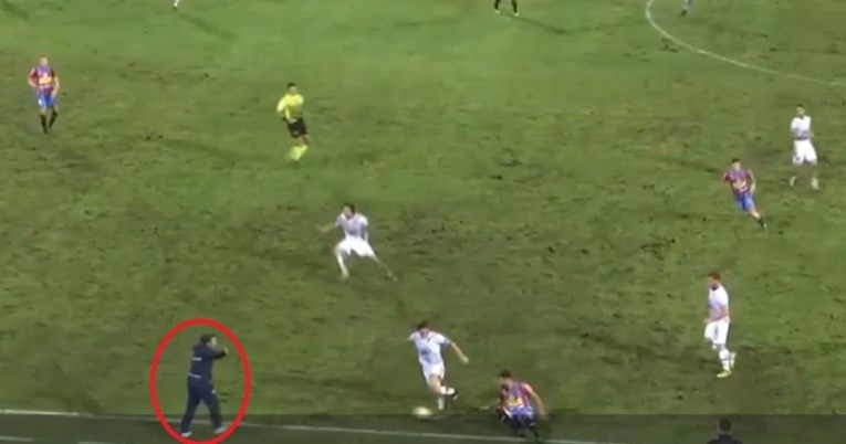 VIDEO Trener bivšeg talijanskog prvoligaša ušao u teren i prekinuo suparničku kontru