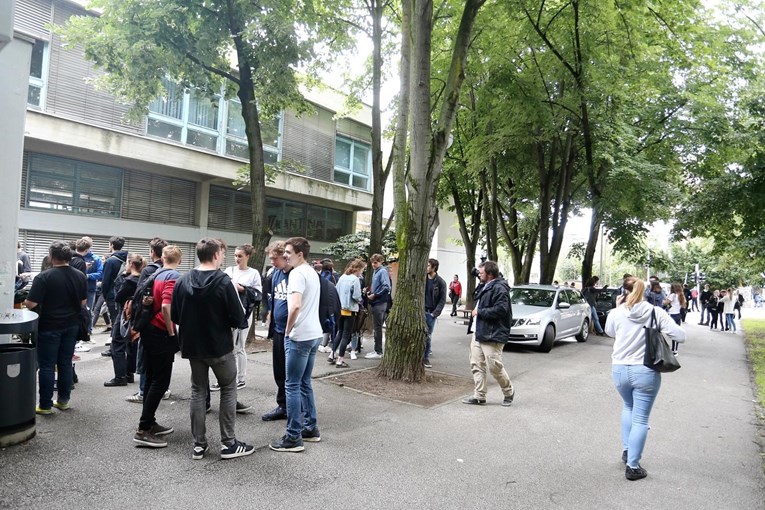 Potvrđeno: Svi zagrebački srednjoškolci od ponedjeljka u školskim klupama
