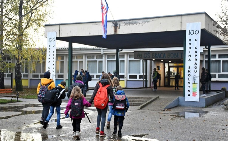 Od sutra škole drže nastavu po ovom rasporedu. Evo i pravila za djecu