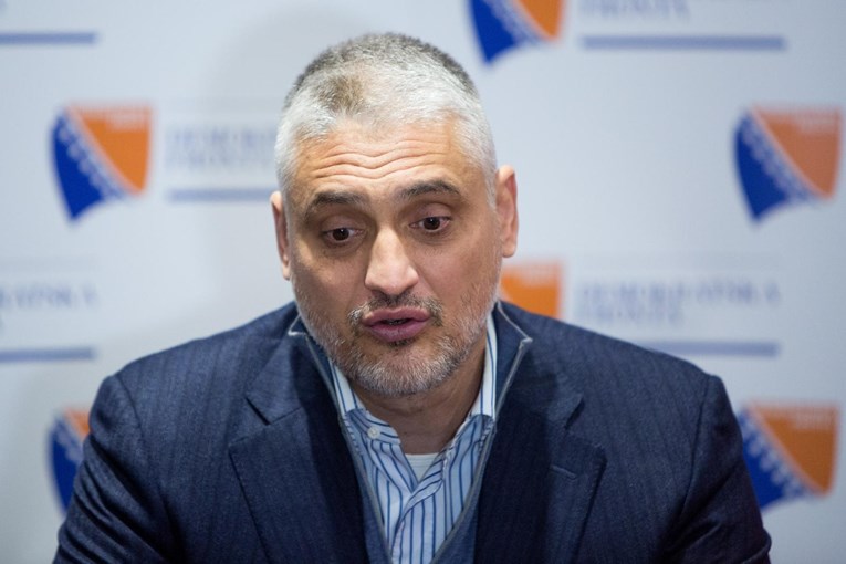 Čedomir Jovanović jedva preživio koronu, sad je opet u bolnici. Supruga: Loše je