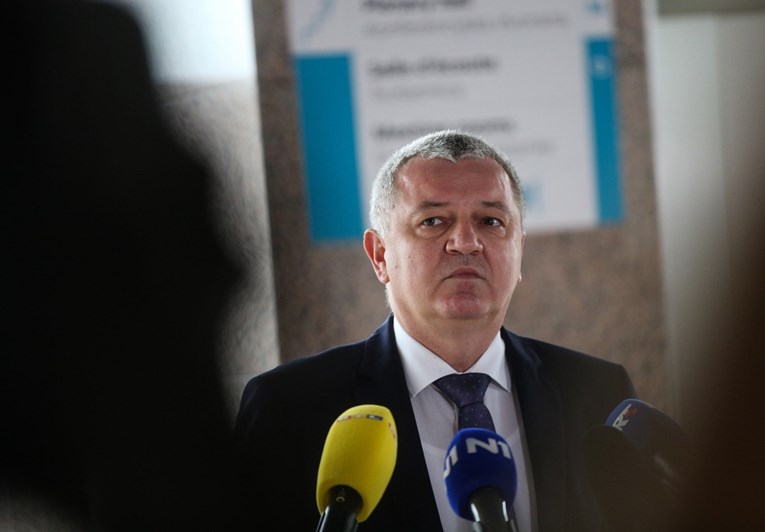 Horvat: Ne bi bilo dobro ni pametno izgubiti Croatia Airlines