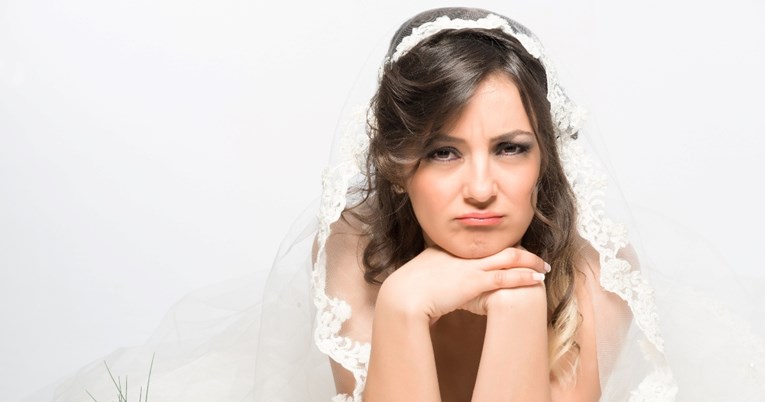 Žena bijesna na prijateljicu jer je propustila njeno vjenčanje zbog bebe: Nepristojno
