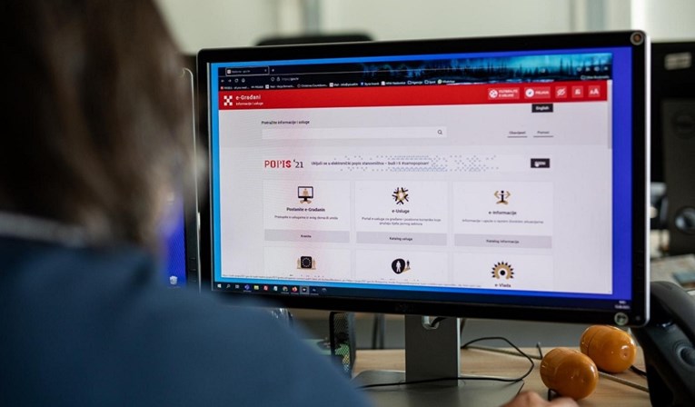 Do 15 sati popisano je 18.727 kućanstava