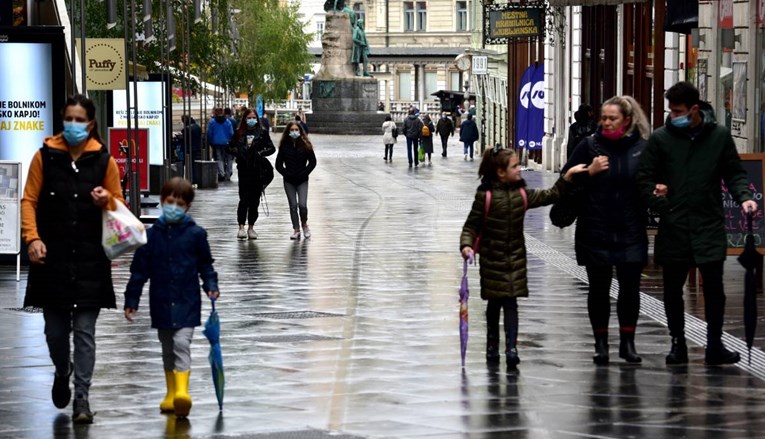 Slovenija otvara srednje škole, provodi cijepljenje u školama i vrtićima