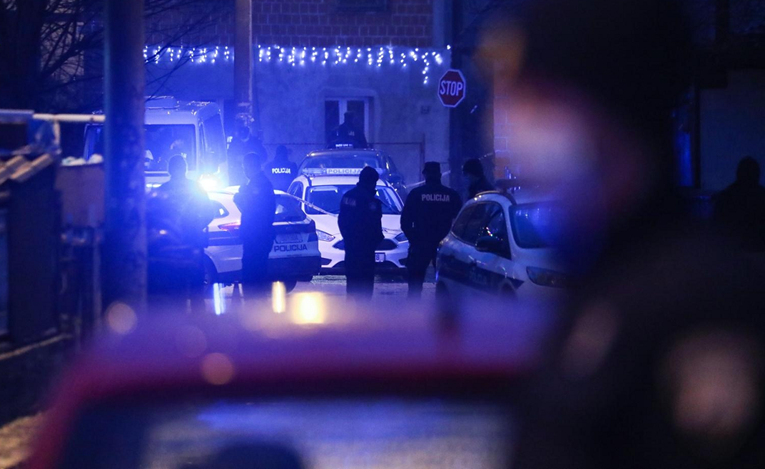 Napad u Kozari putevima: Policajci legitimirali mladića, napali ih s leđa i oborili